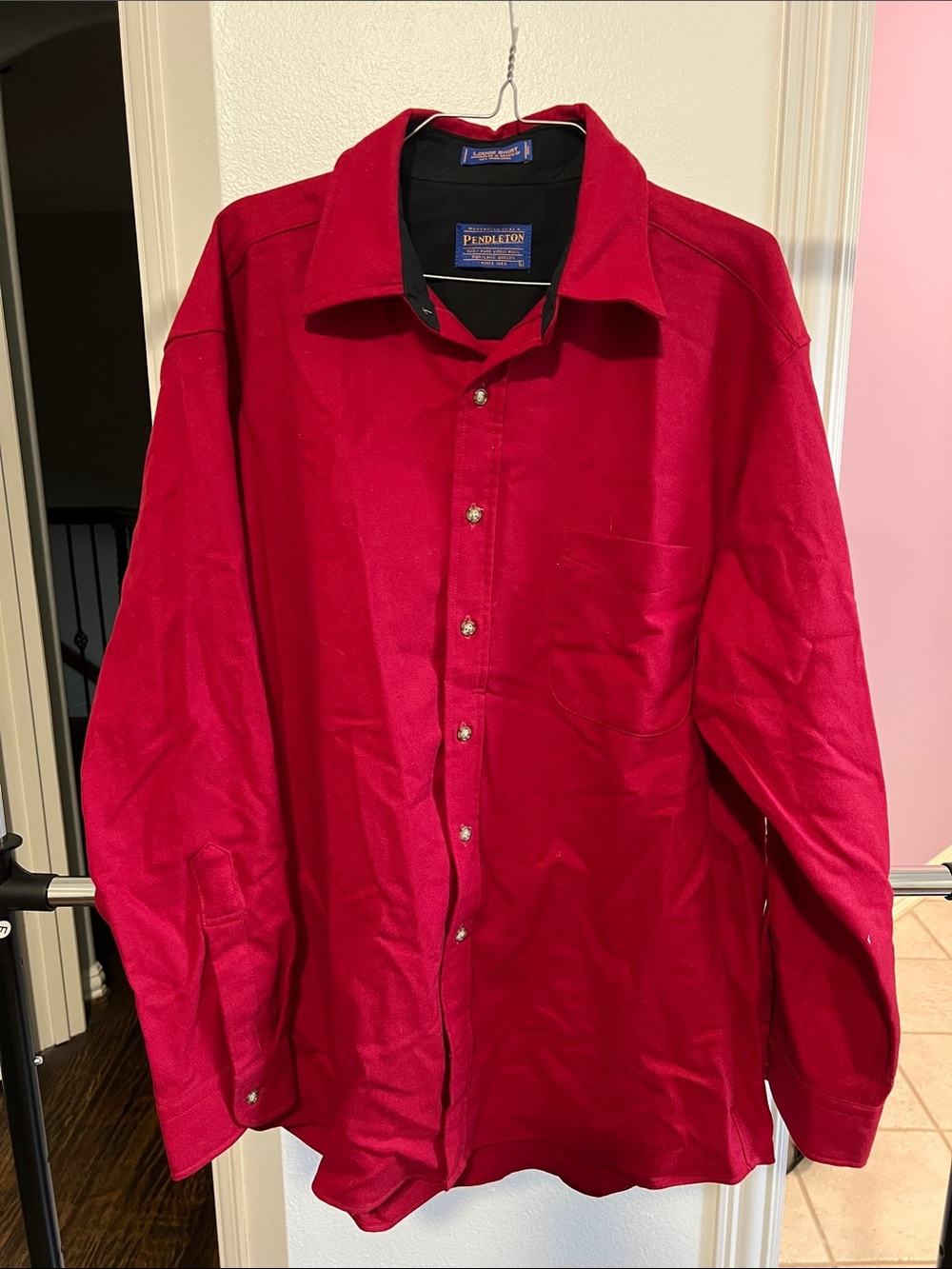 Pendleton Lodge Shirt Men's Vibrant Red Button-Down Shirt 100% pure virgin wool